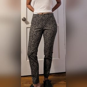 Animal print skinny pants